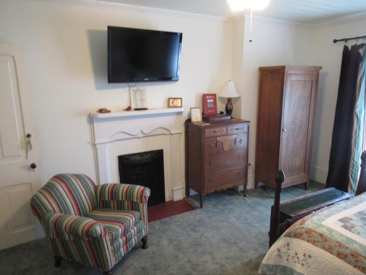 Carrier Houses Bed & Breakfast Rutherfordton Eksteriør bilde