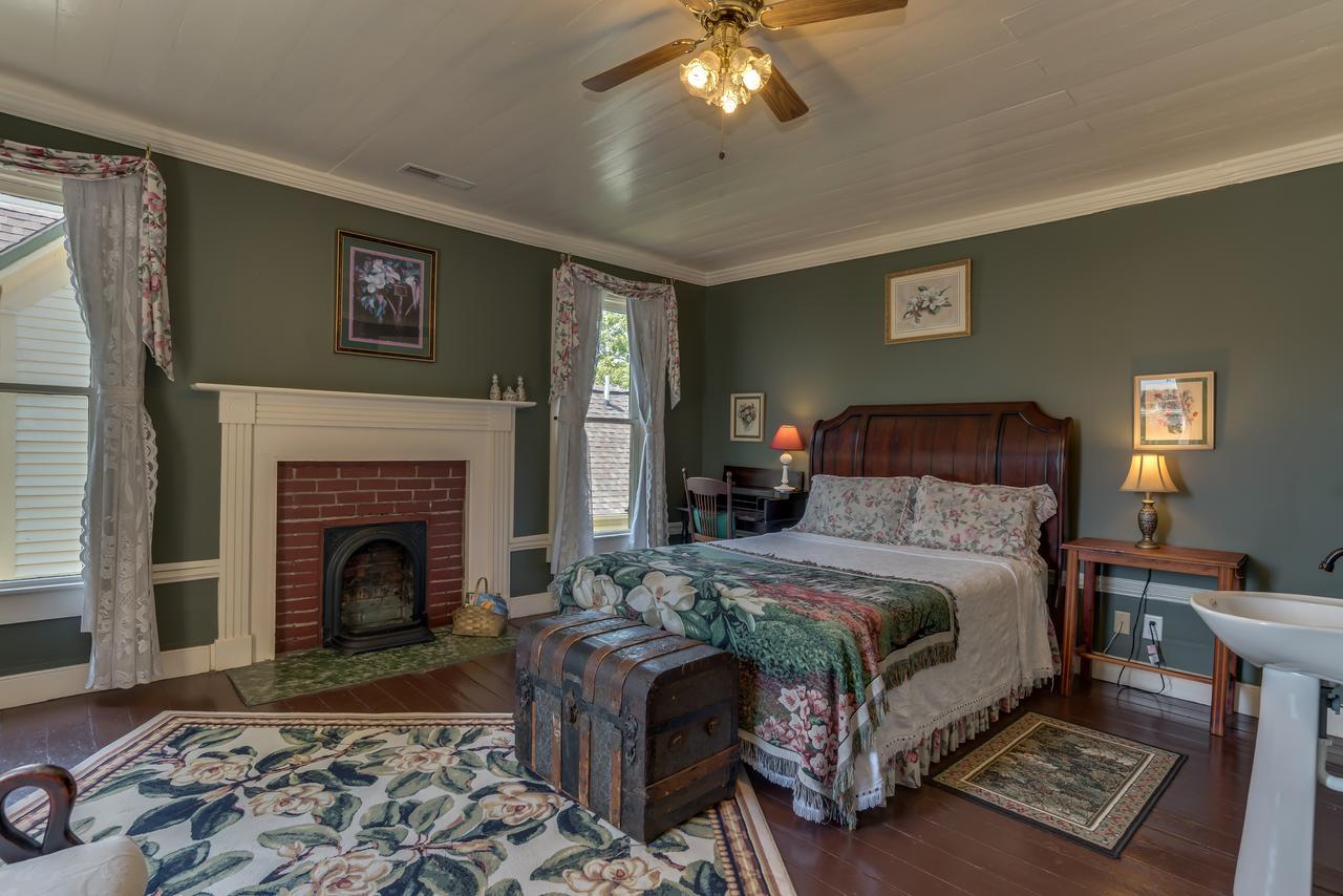 Carrier Houses Bed & Breakfast Rutherfordton Eksteriør bilde